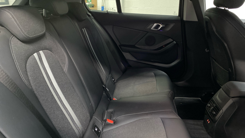 BMW 1 Series 118i Sport 5dr Step Auto Petrol Hatchback